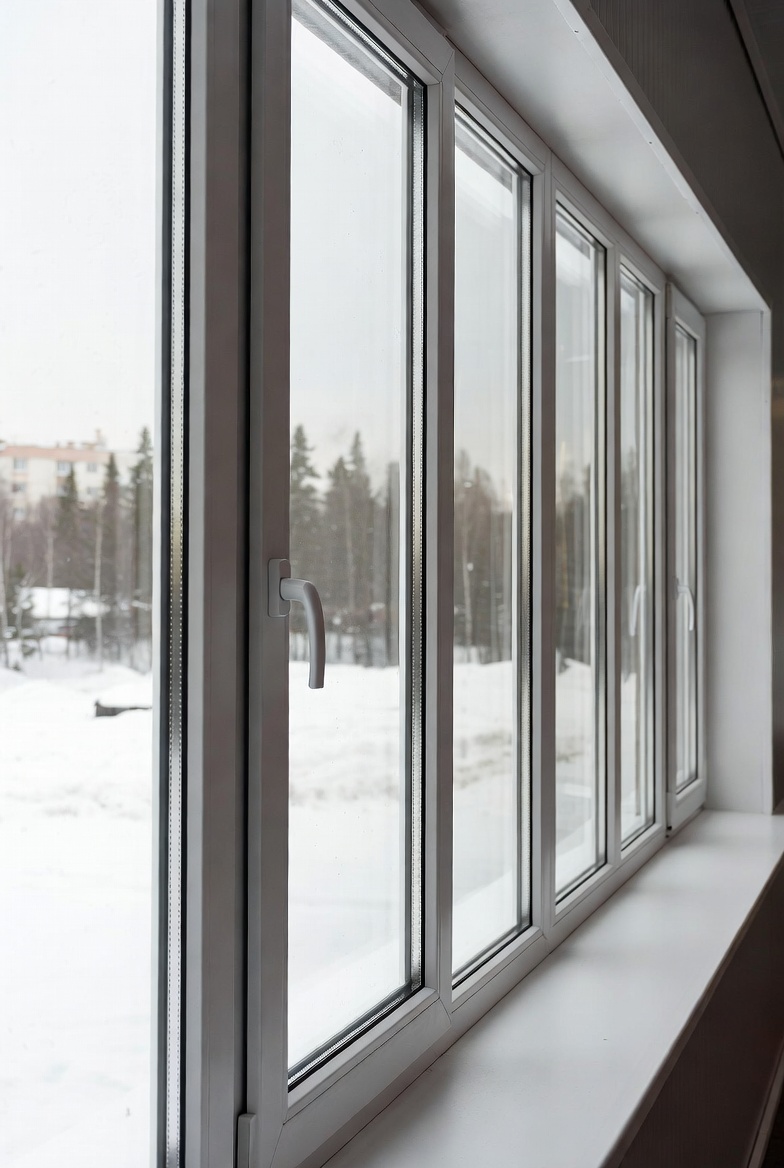 Современные тёплые пластиковые окна в квартире